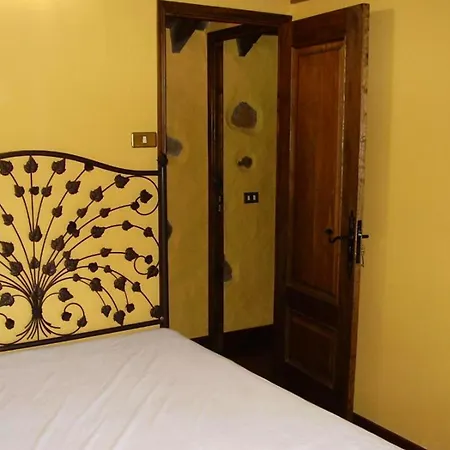 Charming House In With Mountain View Holiday home