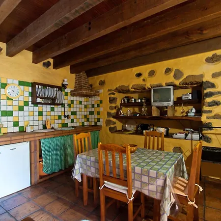 Charming House In With Mountain View Holiday home