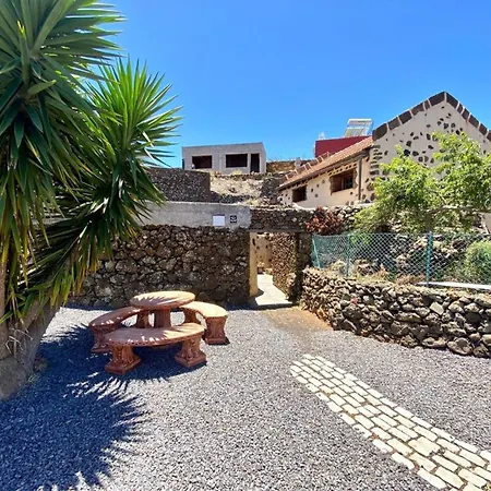 Holiday home Charming House In With Mountain View