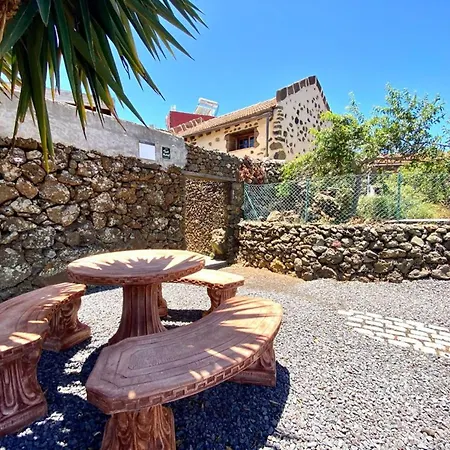 Charming House In With Mountain View