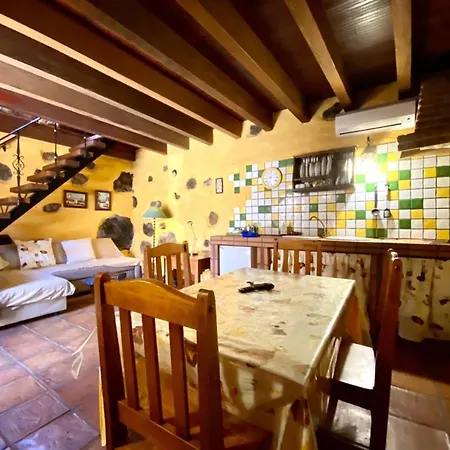 Charming House In With Mountain View Holiday home *