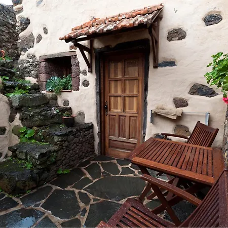 Casa vacanze Charming House In With Mountain View Isora
