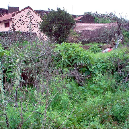 Charming House In With Mountain View Isora