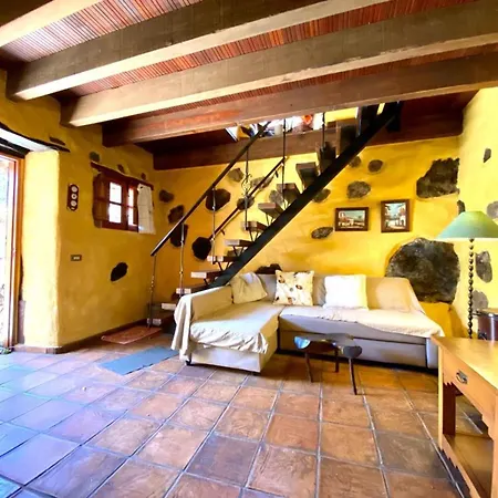 Charming House In With Mountain View Holiday home *